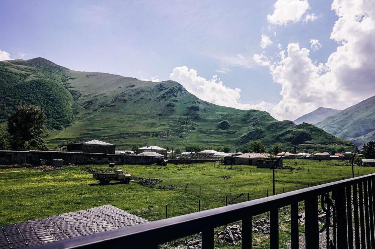 Hotel Kazbegi Mountains Zewnętrze zdjęcie