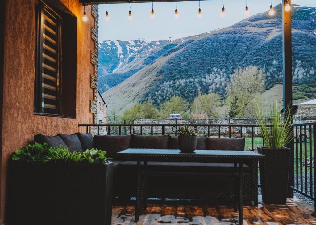 Hotel Kazbegi Mountains Zewnętrze zdjęcie
